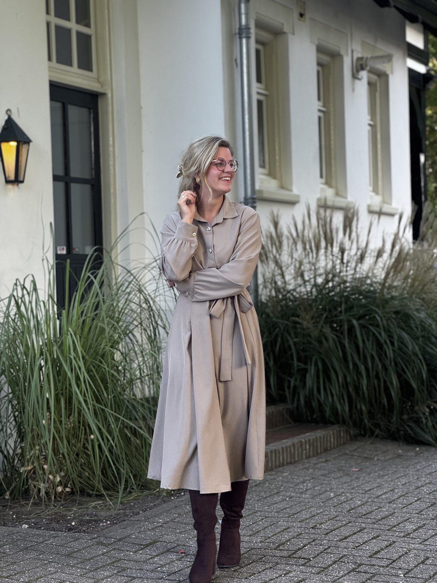 LéLorah dress Mieke taupe